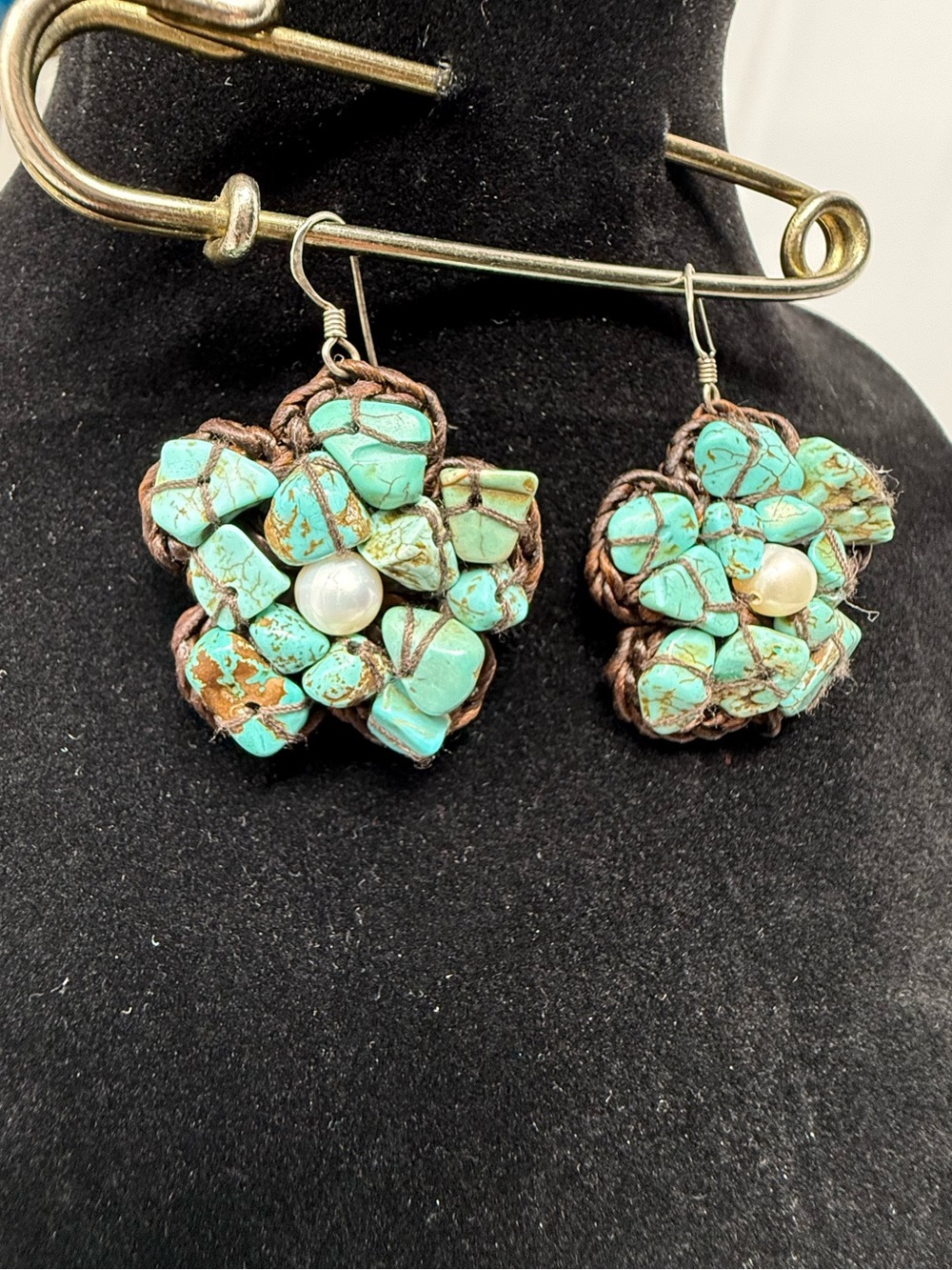 🚨SOLD🚨Women’s Boho Turquoise and Pearl Earrings - Picture 3 of 5
